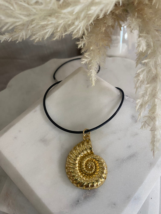 Ariel’s Shell Chocker